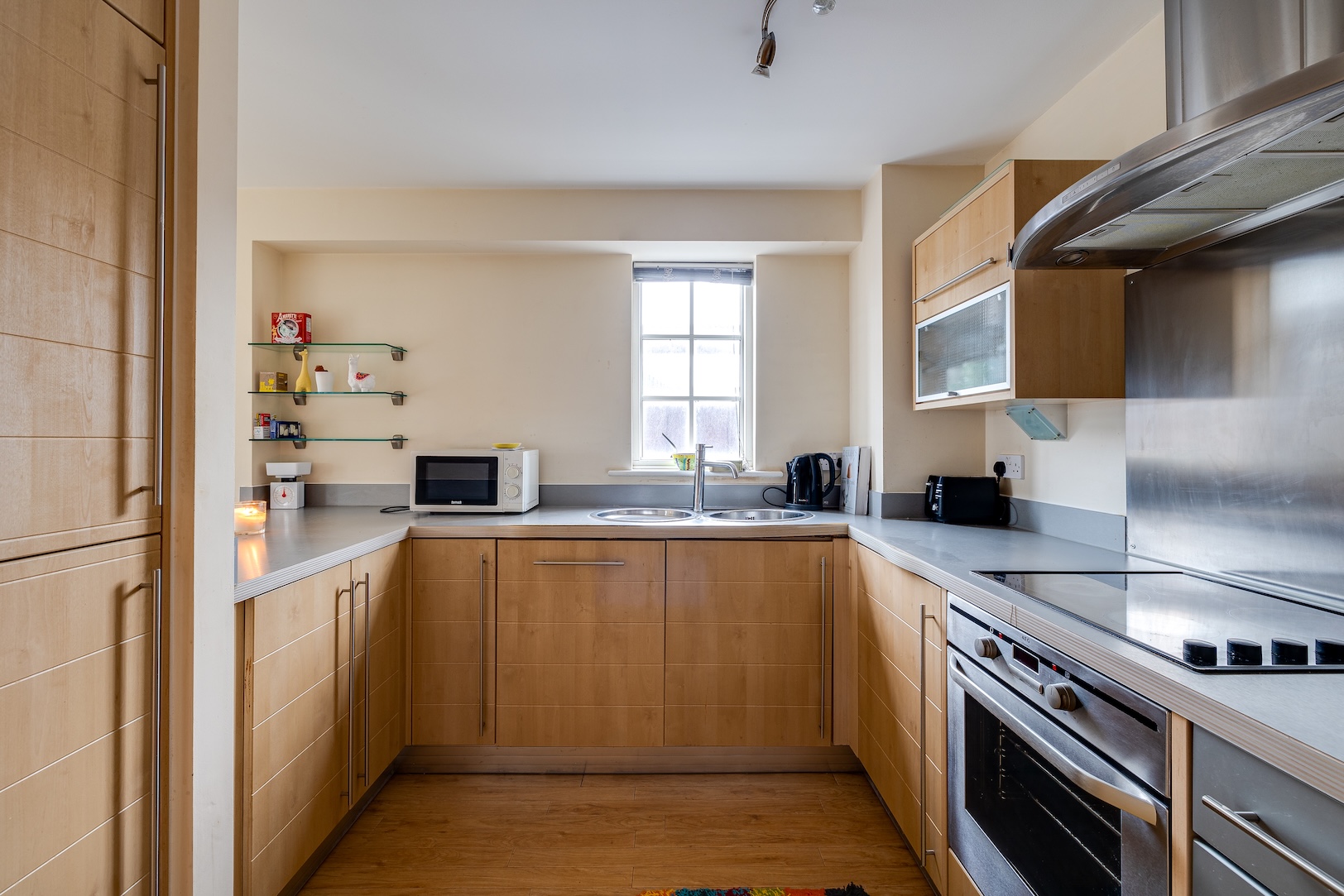 4J6A7173HDR117WharftonCourt.Resized.jpg