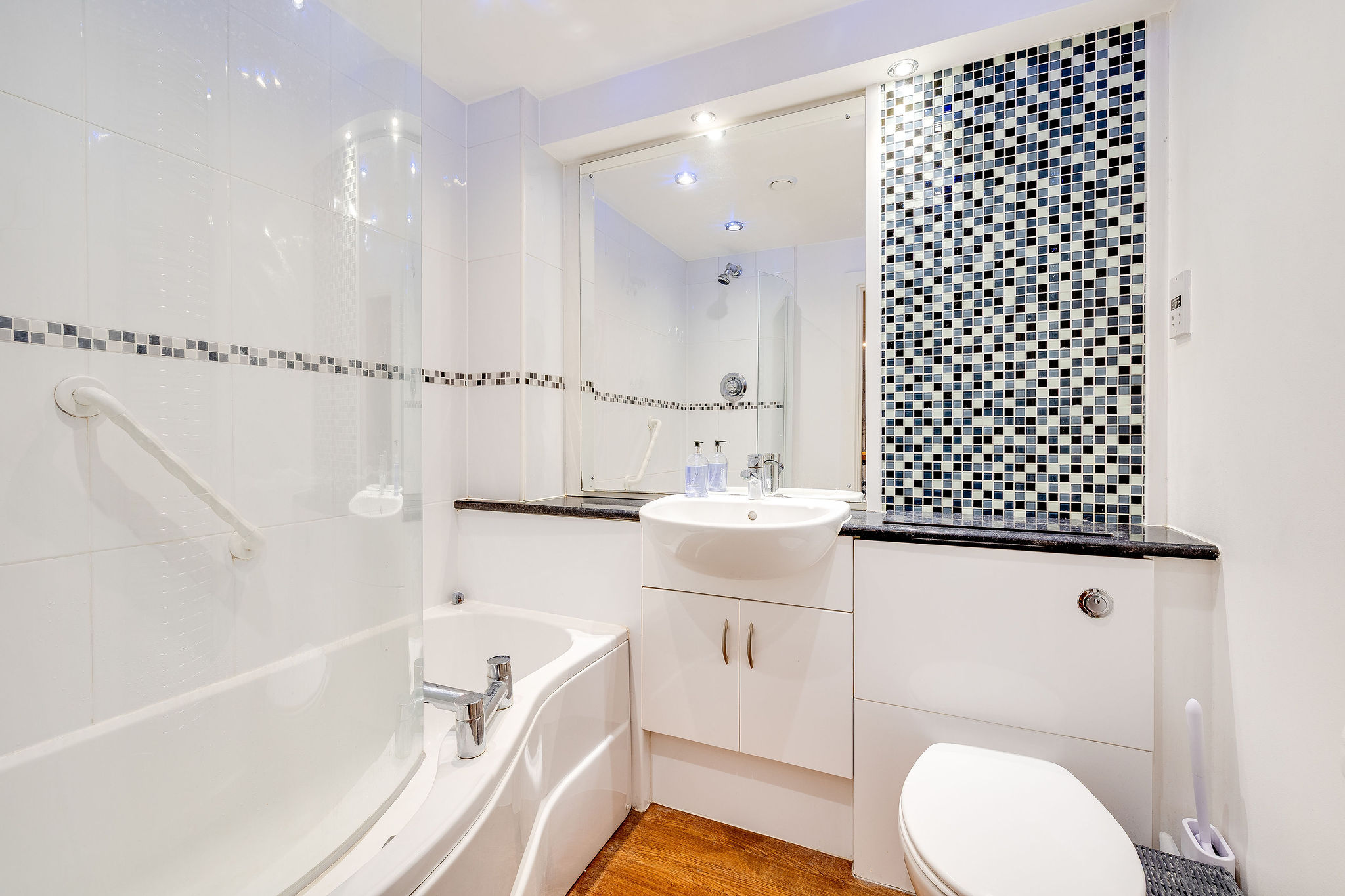 4J6A2799HDR167SaddleryWay.Highres.jpg