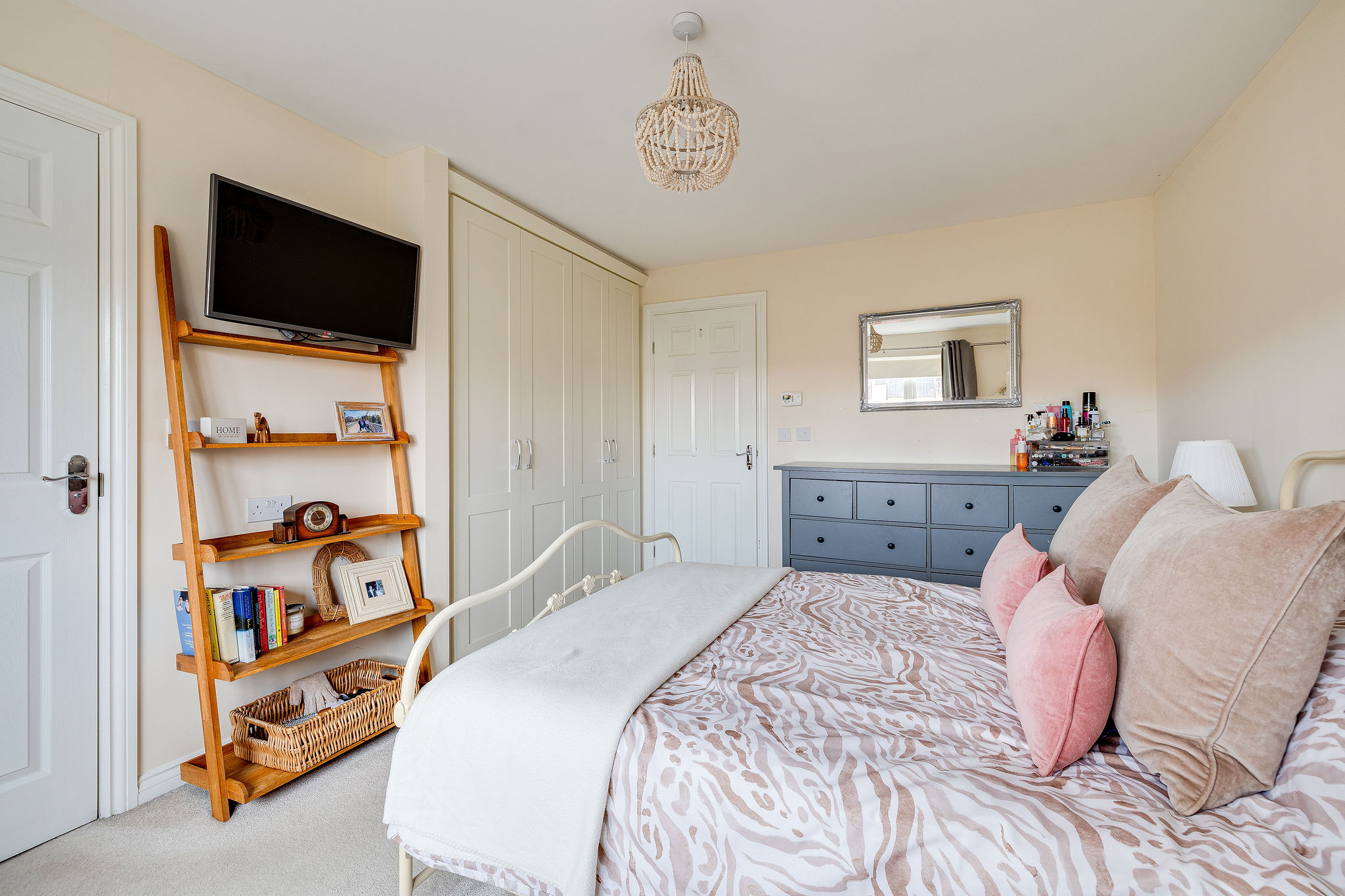 4J6A7064HDR8LightfootMews.Highres.jpg