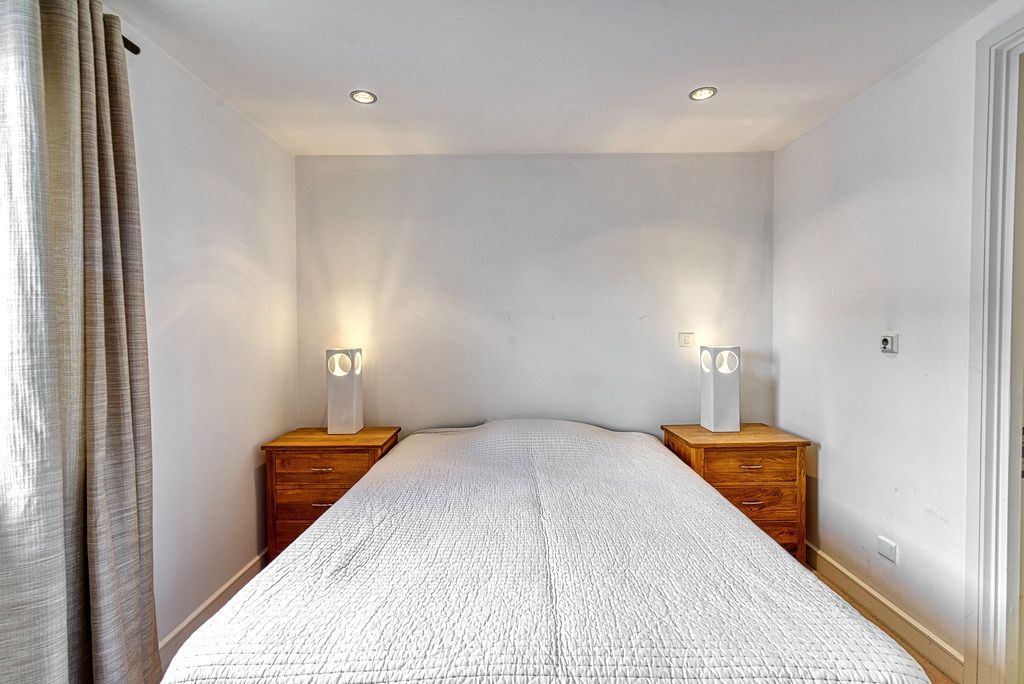 mainbed2.jpg