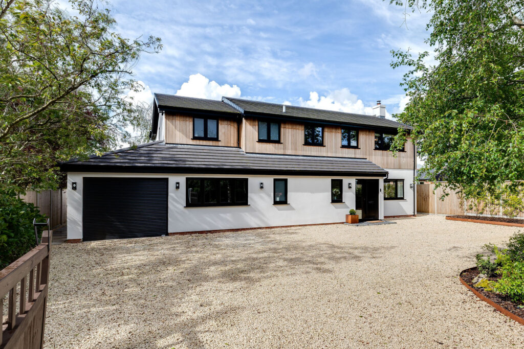 Warren Chase is a beautifully renovated and extended family home, set on the edge of open countryside in the sought after village of Mollington. Offering a superb blend of contemporary design, practical family living and rural outlooks, the property is ready to move straight into.